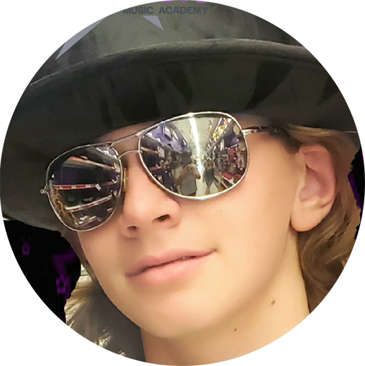 stevie-round.png